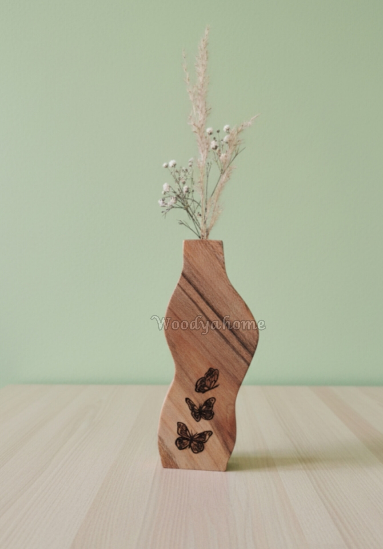 گلدان چوبی تزیینی سوخته نگاری طرح پروانه